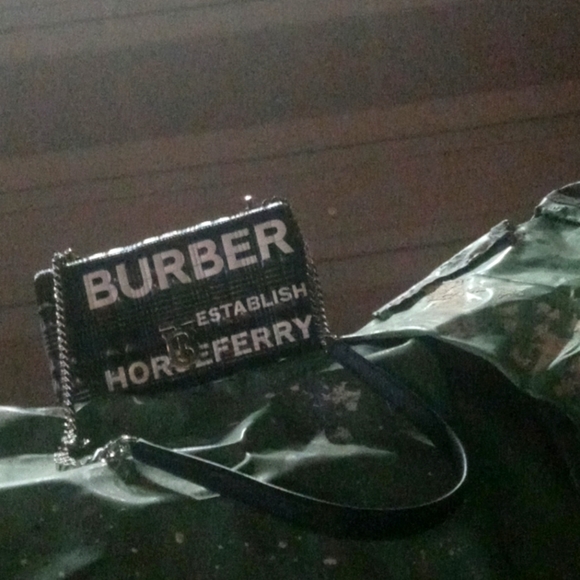 Burberry quilted leather and chain handbag - Picture 2 of 4